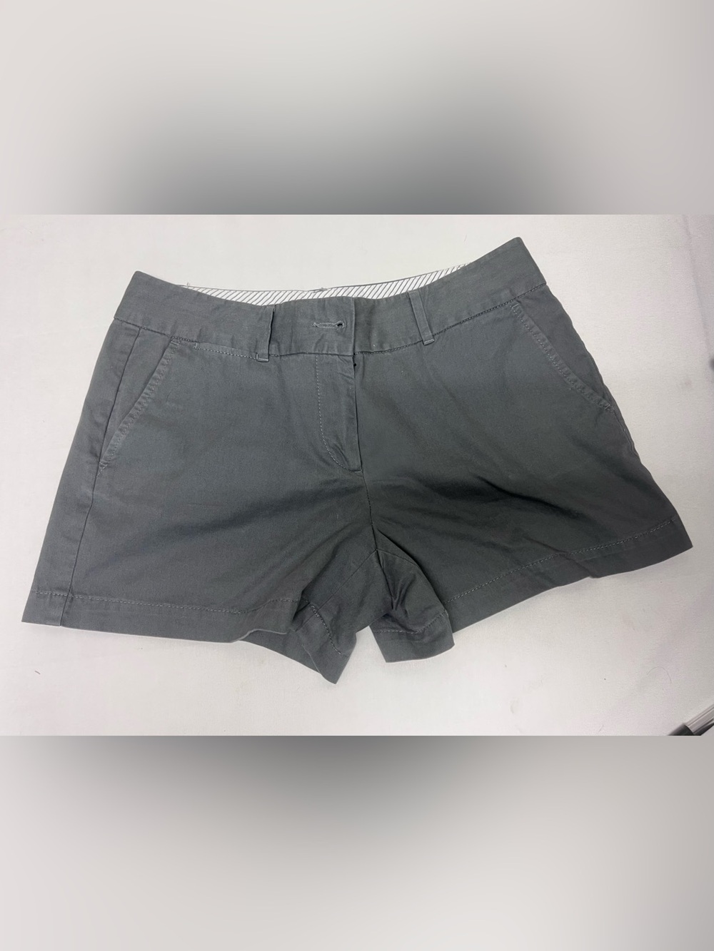 Loft Classic Women's Gray Cotton Blend Shorts, size 6